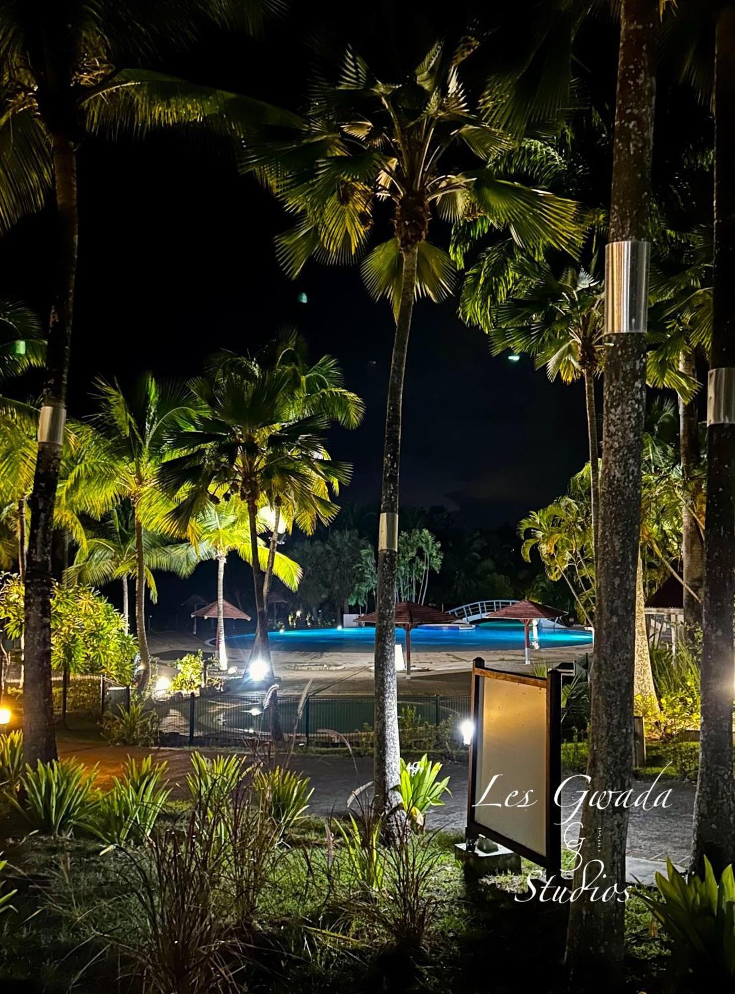 Acces Direct Plage, Vue Mer D'Exception, Les Gwada Studios, Village Vacances サンタンヌ エクステリア 写真